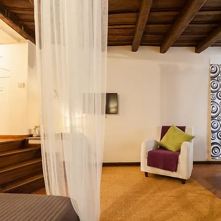 Thamia Apartment *